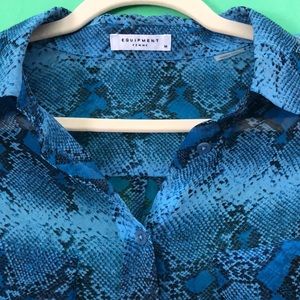 Equipment Blaise blue snakeskin silk button down M